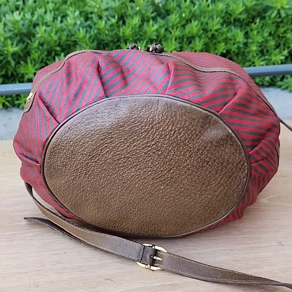 Gucci Red and Green Striped Vintage Women's Bucket Bag - Picture 7 of 16